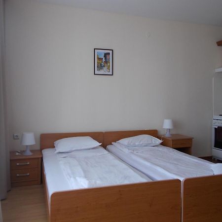 Privillege Fort Noks Beach Apartments Елените Экстерьер фото