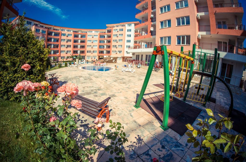 Privillege Fort Noks Beach Apartments Елените Экстерьер фото