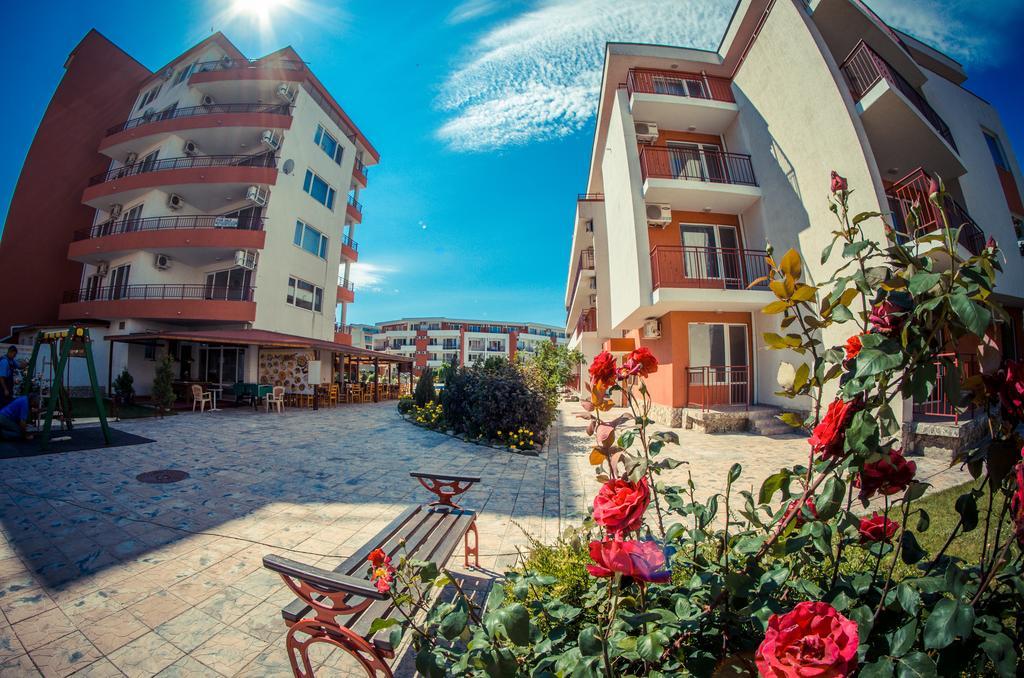 Privillege Fort Noks Beach Apartments Елените Экстерьер фото