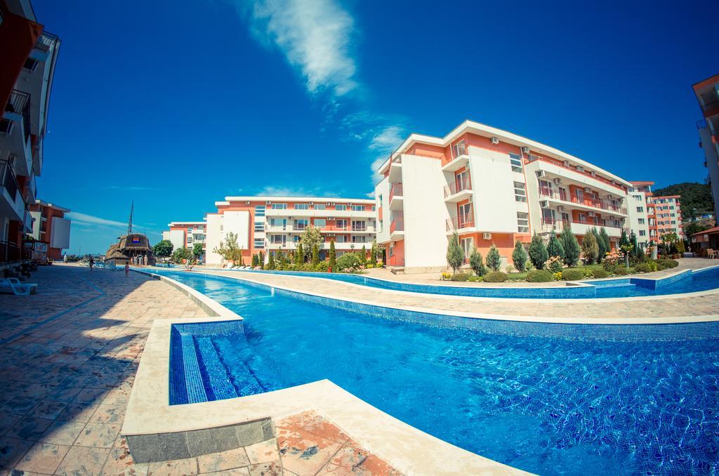 Privillege Fort Noks Beach Apartments Елените Экстерьер фото