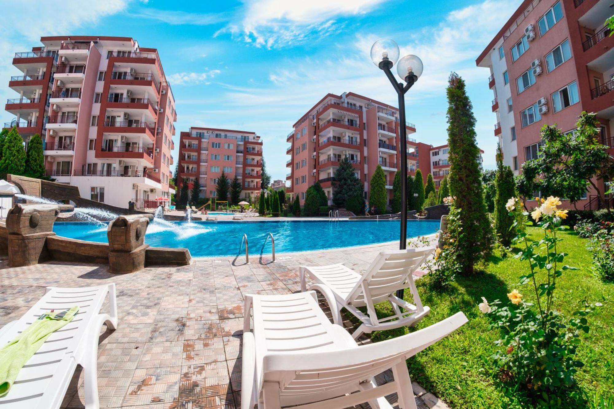 Privillege Fort Noks Beach Apartments Елените Экстерьер фото