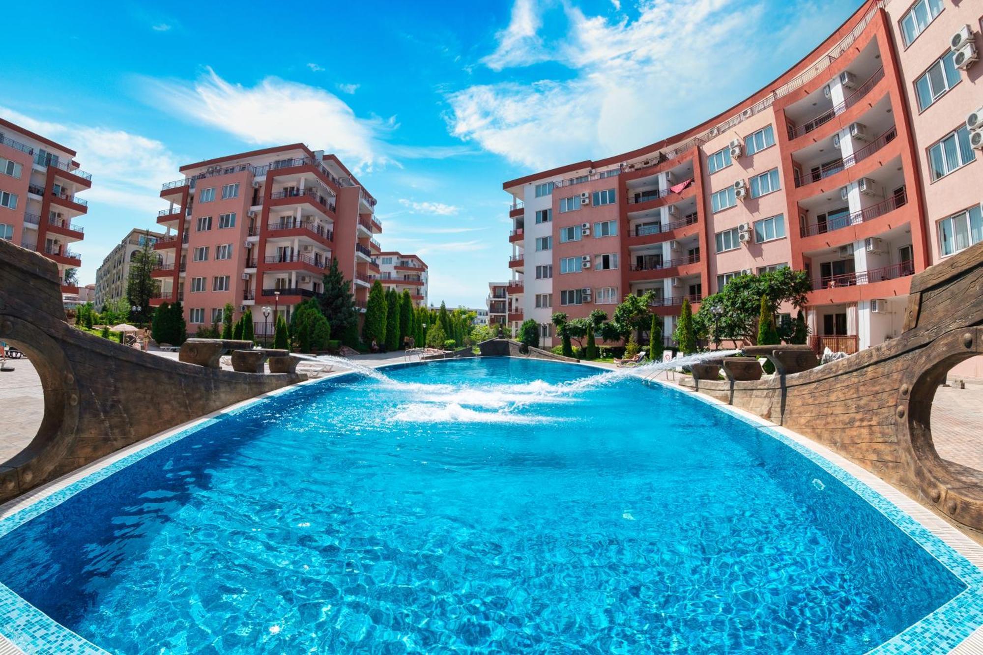 Privillege Fort Noks Beach Apartments Елените Экстерьер фото