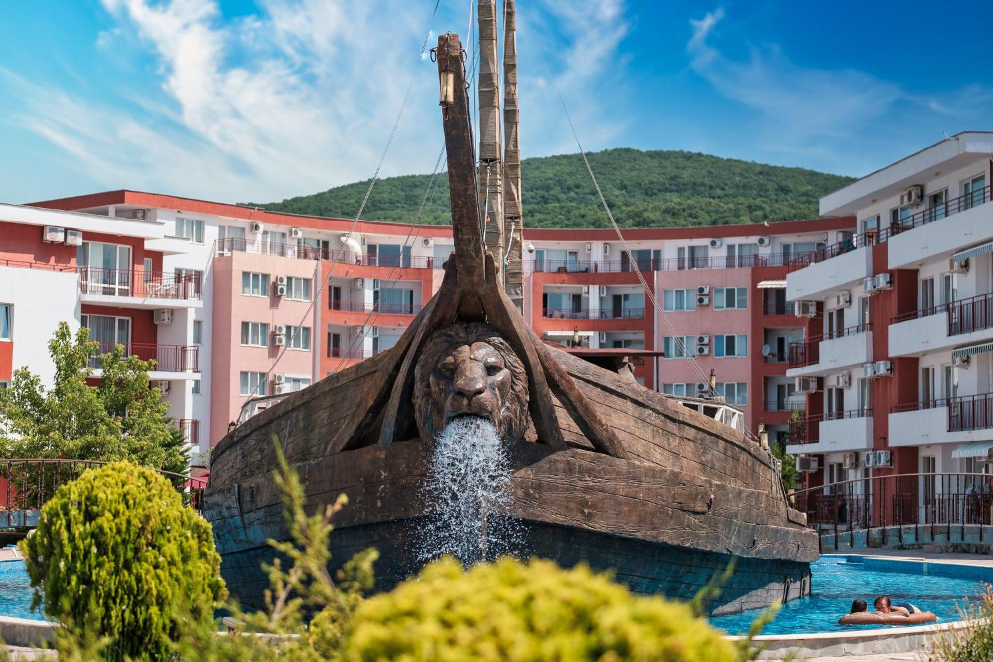 Privillege Fort Noks Beach Apartments Елените Экстерьер фото