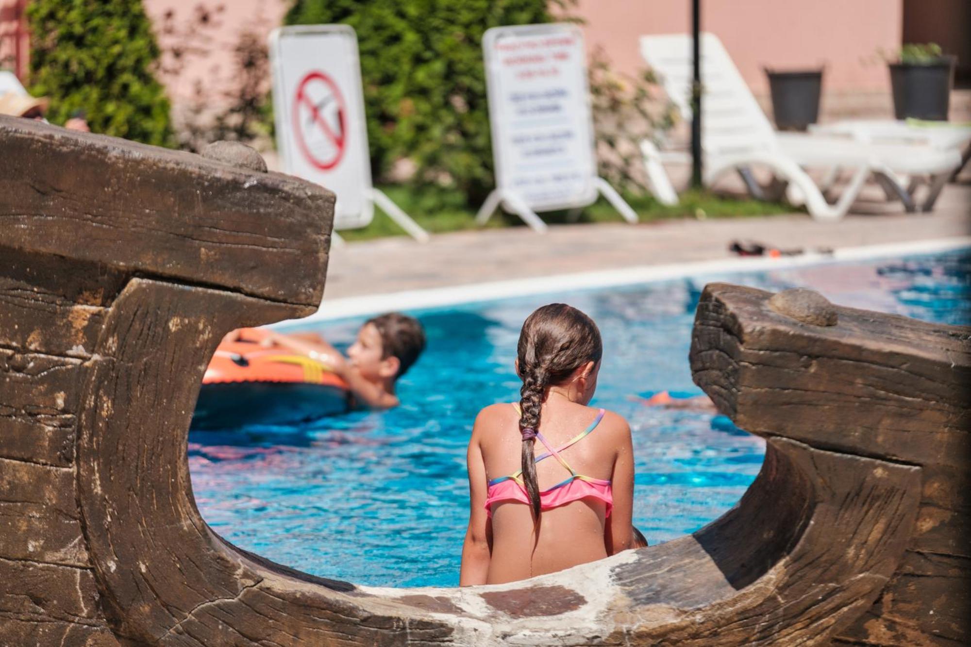 Privillege Fort Noks Beach Apartments Елените Экстерьер фото