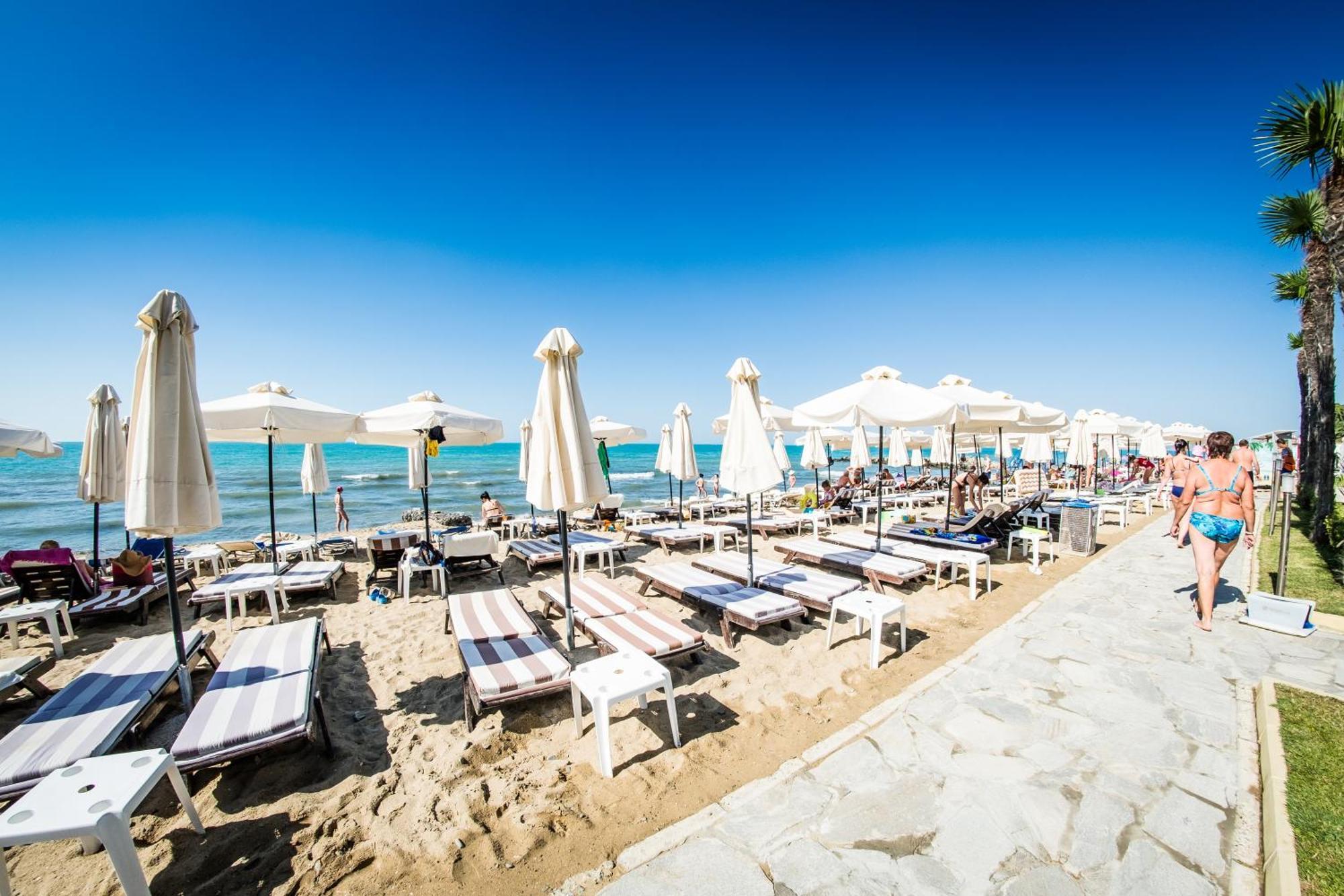 Privillege Fort Noks Beach Apartments Елените Экстерьер фото