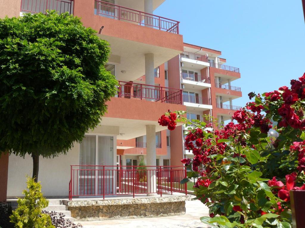 Privillege Fort Noks Beach Apartments Елените Экстерьер фото