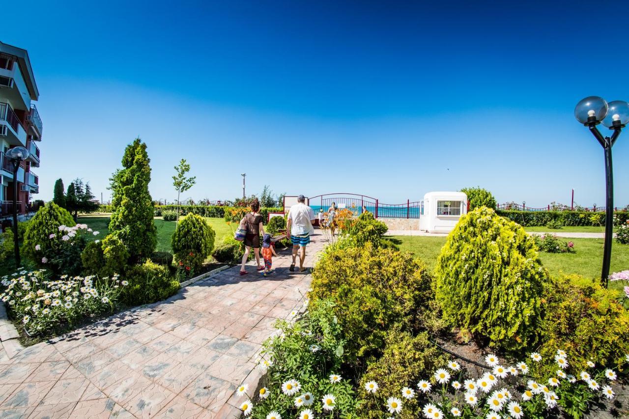 Privillege Fort Noks Beach Apartments Елените Экстерьер фото